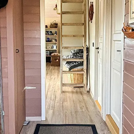 4 Star In Urangsvag Steinsbø