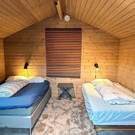 4 Star In Urangsvag Steinsbo