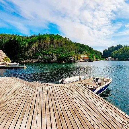 4 Star In Urangsvag * Steinsbø