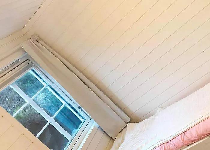 6 Person In Urangsvag