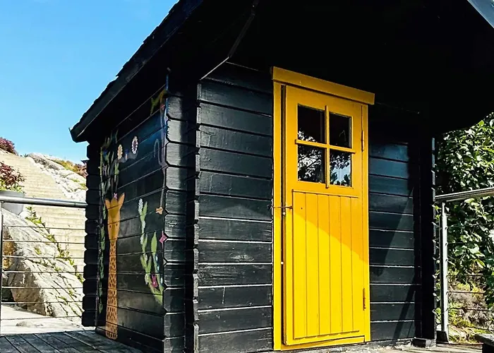 6 Person In Urangsvag Feriehus Steinsbo